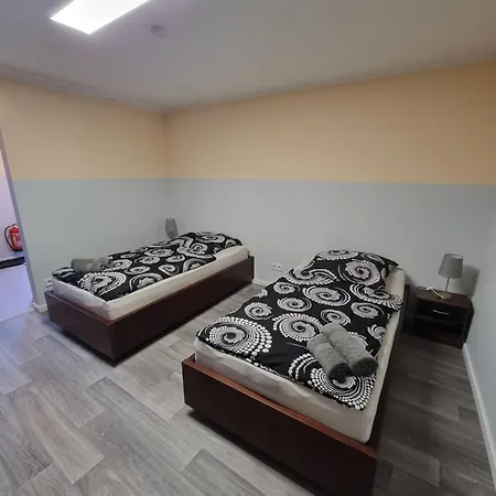 Monteur- Und Messezimmer Jelinski Arpke *